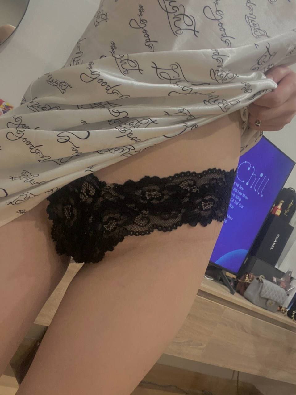 HUNTB-459 "Tôi đoán là mình không thể làm gì khác được, tốt nhất là nên xoa nó..." Em gái tôi có tư thế ngủ không tốt và luôn ngủ hở mông, và em ấy không bao giờ thức dậy! Sau khi chạm vào cô ấy chỉ để đùa giỡn, anh ta không thể cưỡng lại được và bắt đầu thủ dâm cho cô ấy!